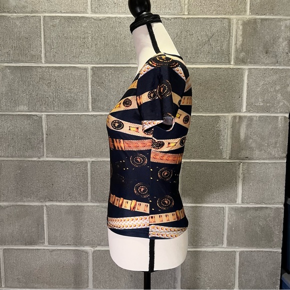 2 Women’s tops. - Picture 4 of 11